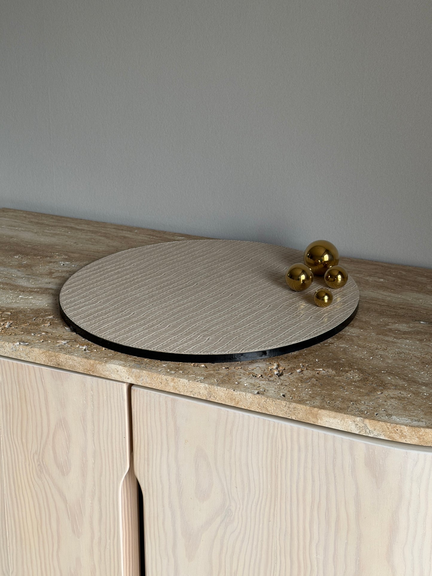 CARTER CIRCLE TRAY - GOLD