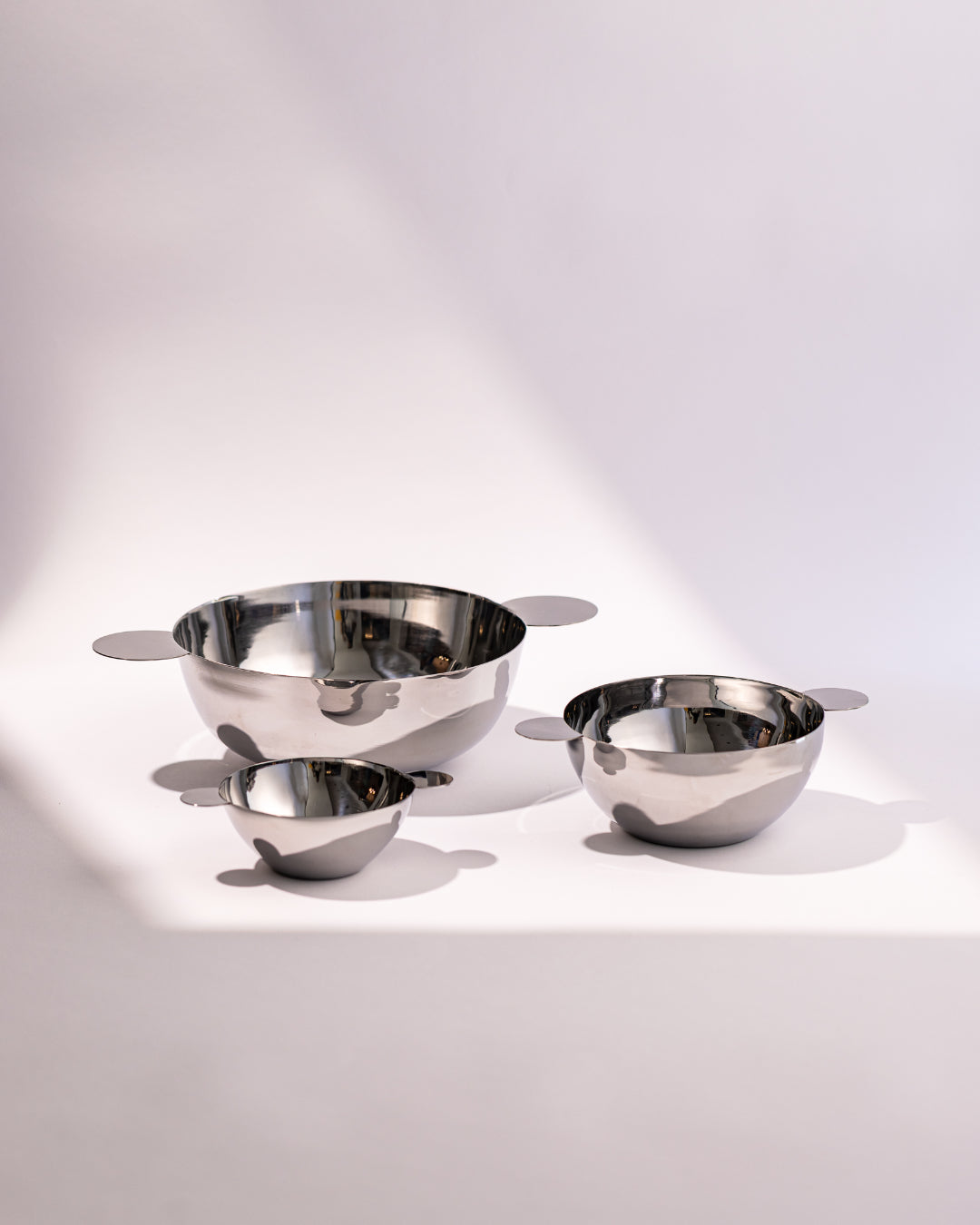 BOWLS WITH HANDLES