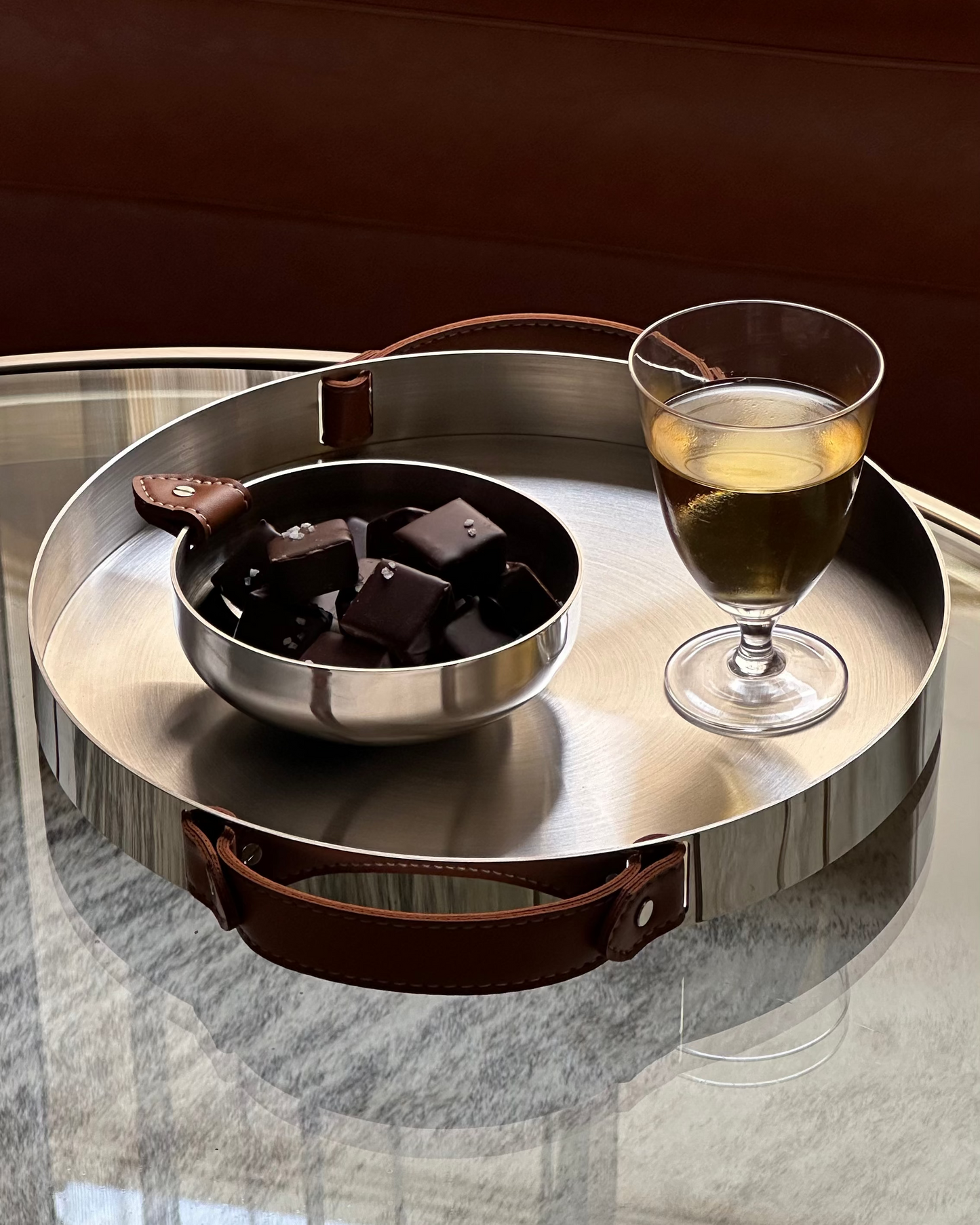 SET OF TWO SINGULAR BOWL WITH LEATHER