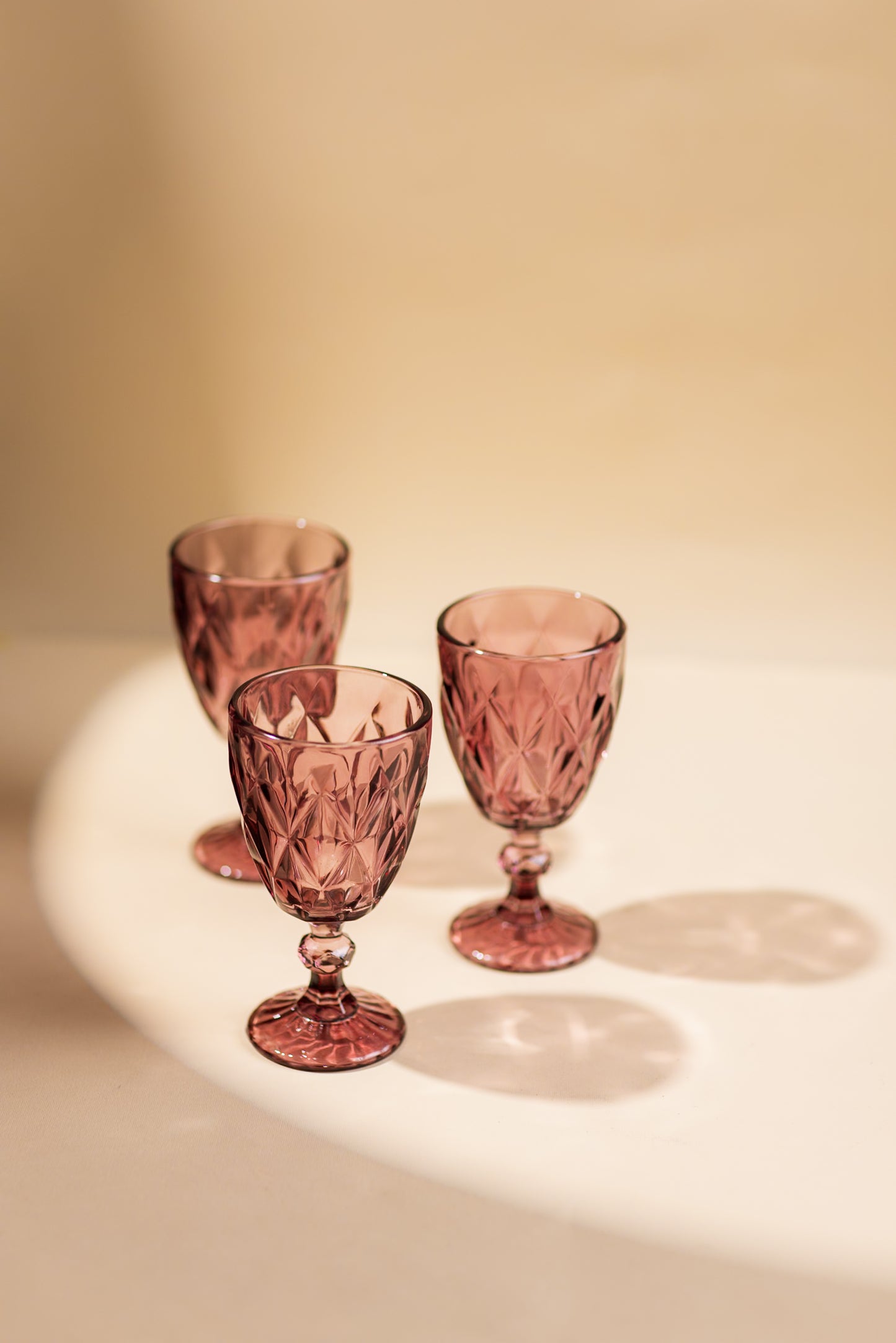 BURGUNDY ROUND CUPS SET