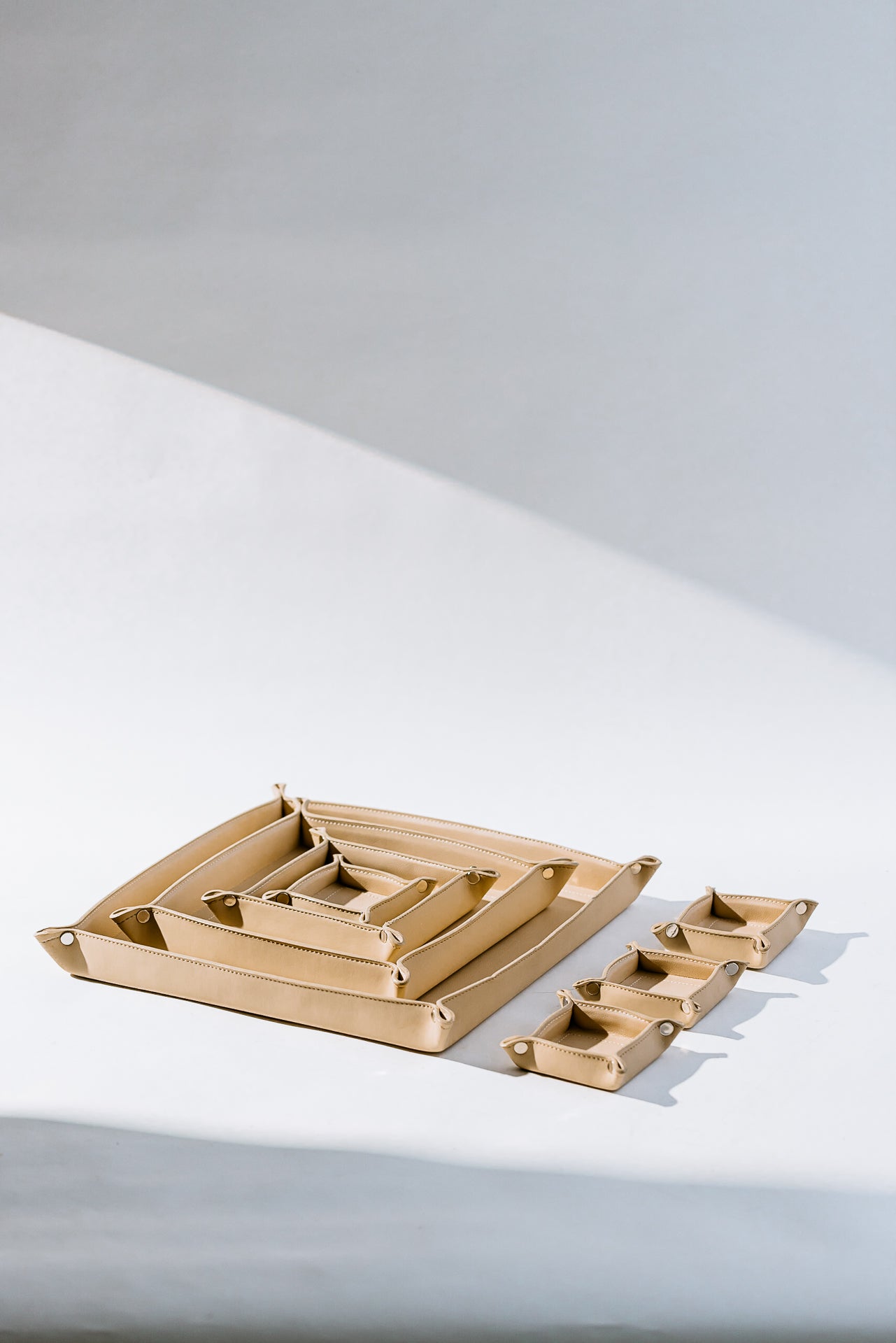 LEATHER TRAY SET OF 7