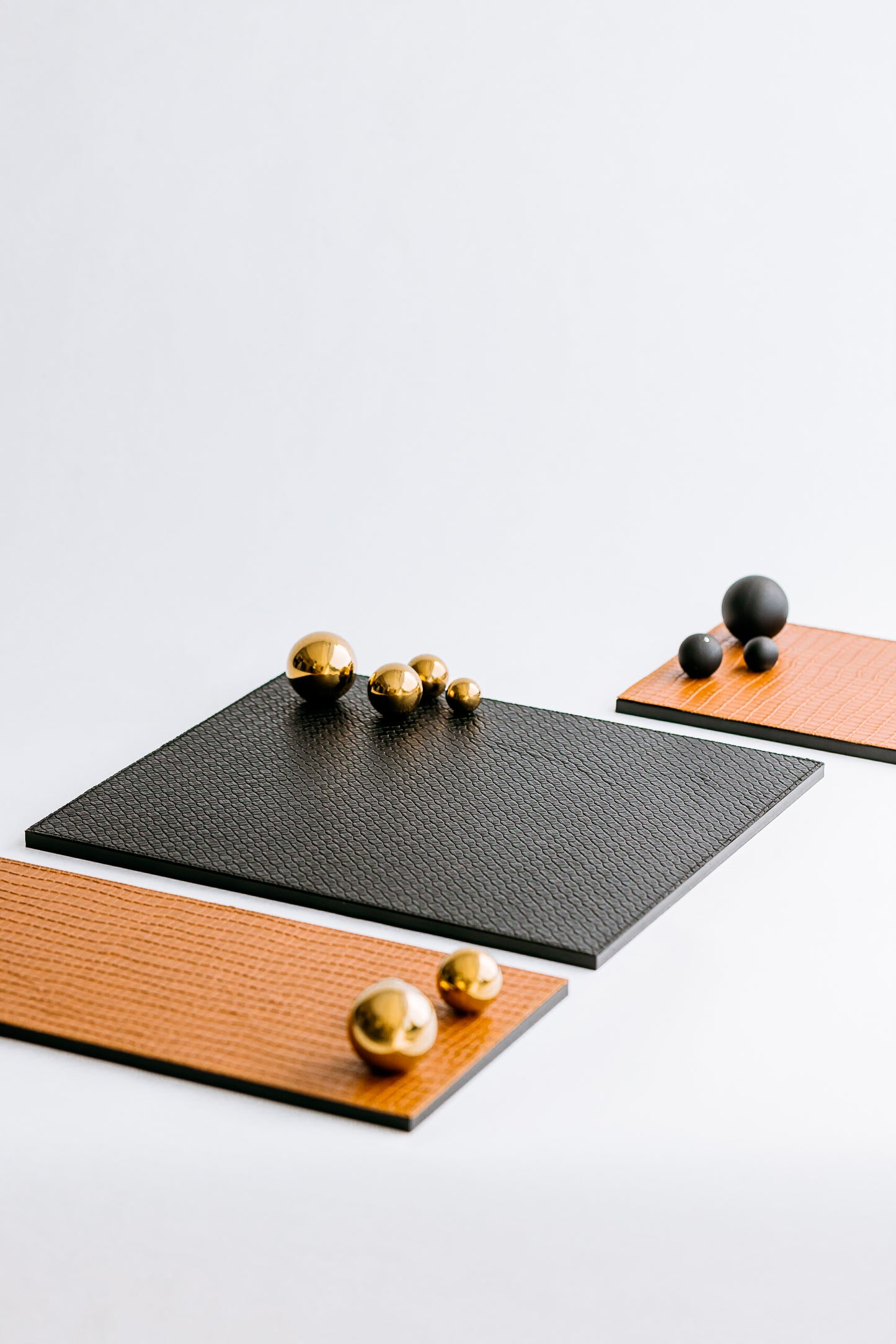 CARTER RECTANGLE TRAY - GOLD