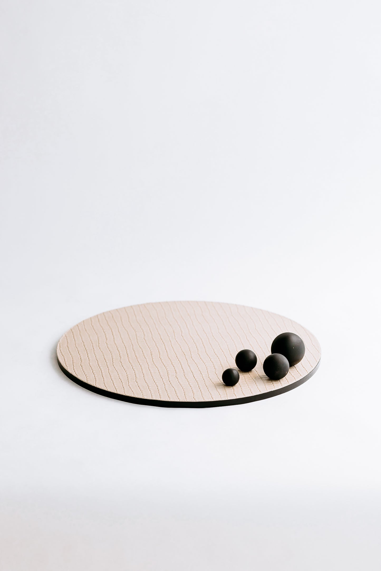 CARTER CIRCLE TRAY - BLACK