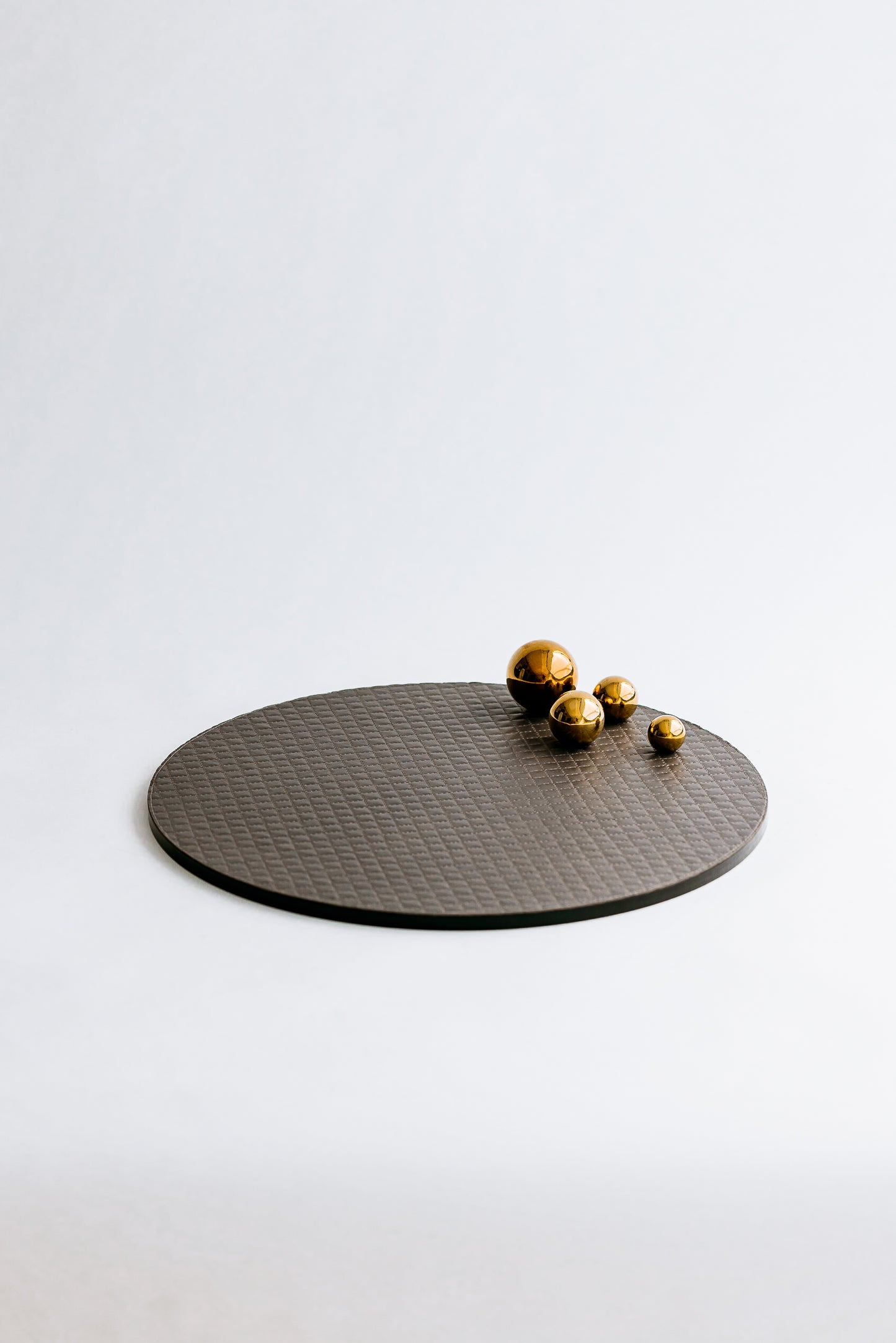 CARTER CIRCLE TRAY - GOLD
