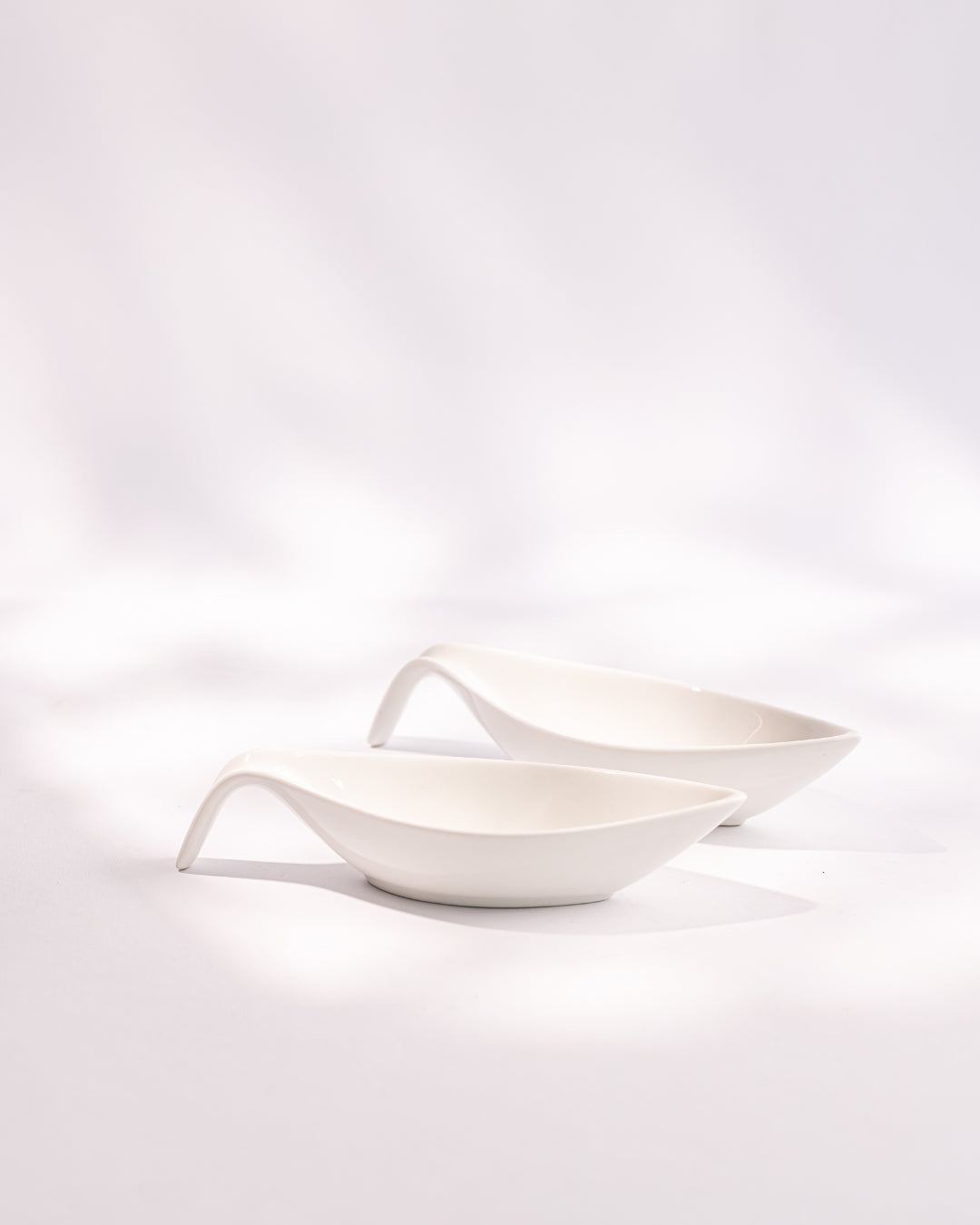 PORCELAIN WIDE SAUCIER