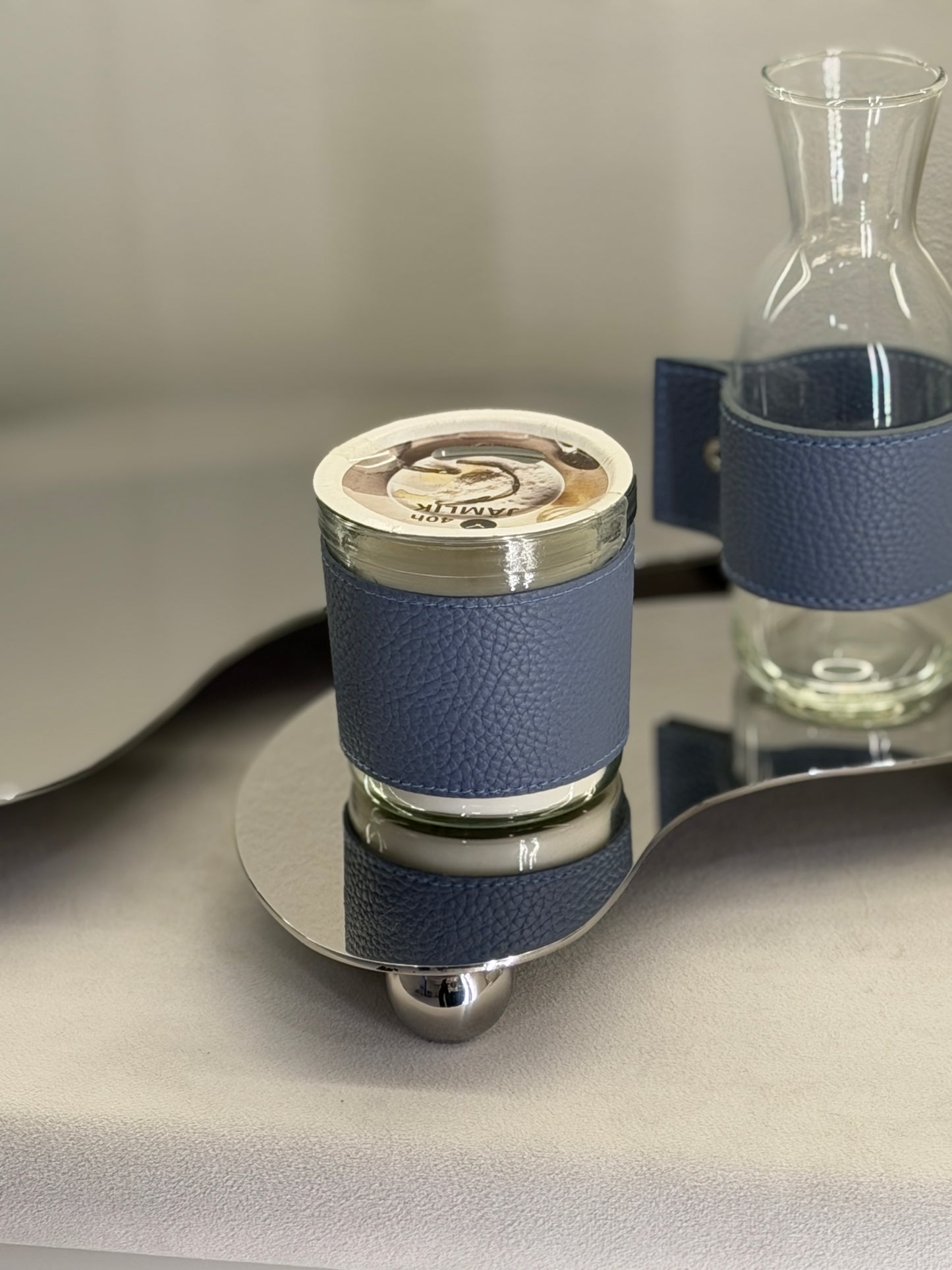 VANILLA LEATHER CANDLE