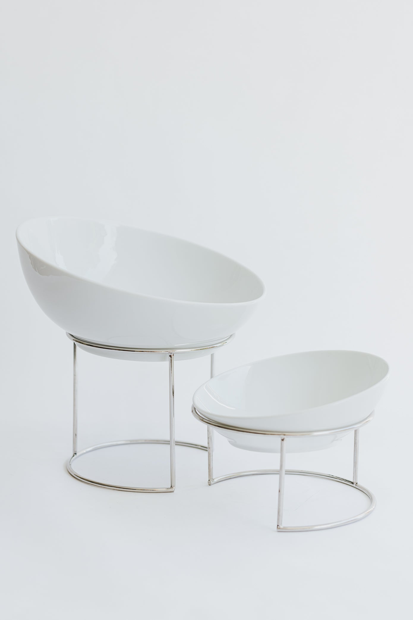 PORCELAIN PLATE AND STAND