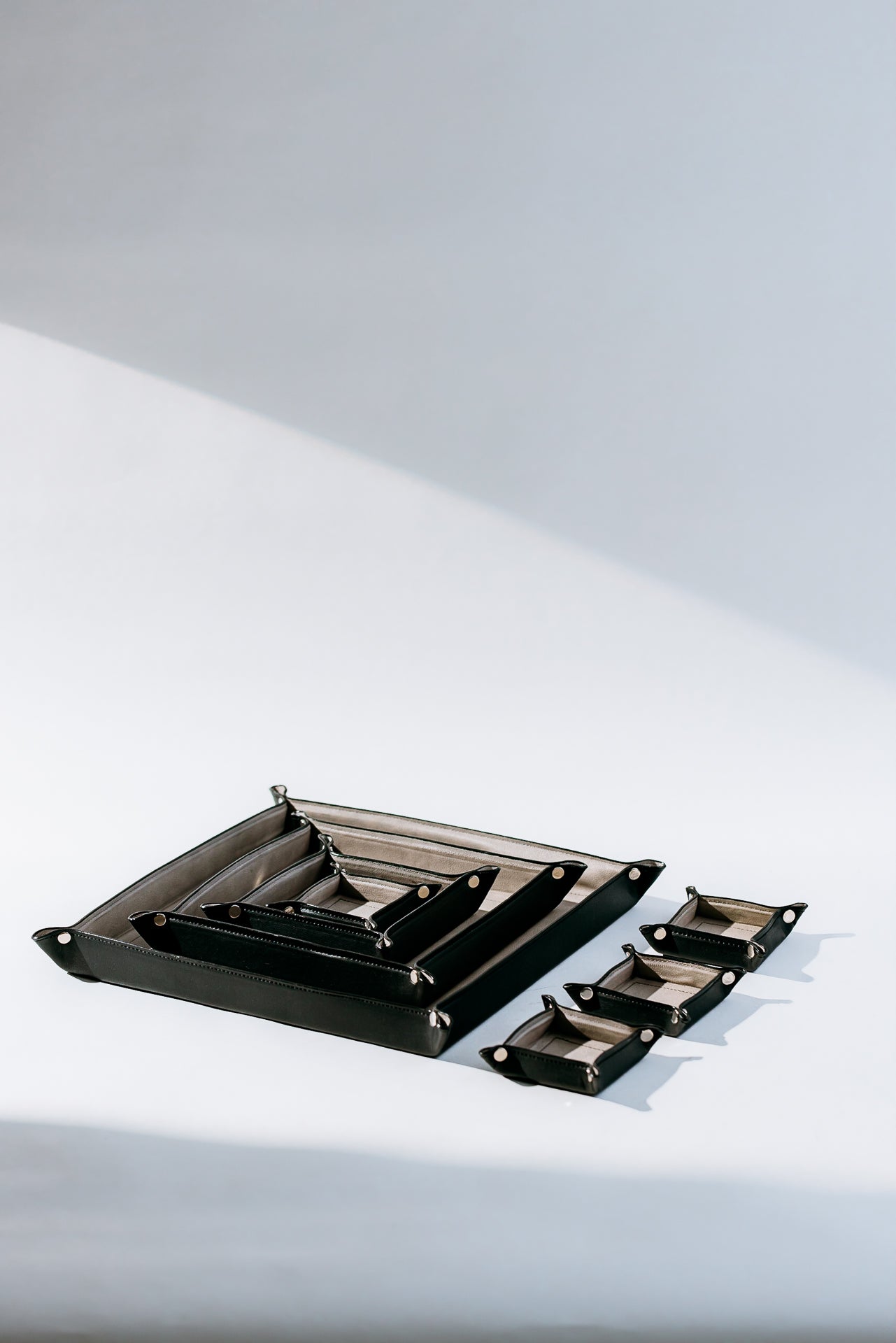 LEATHER TRAY SET OF 7