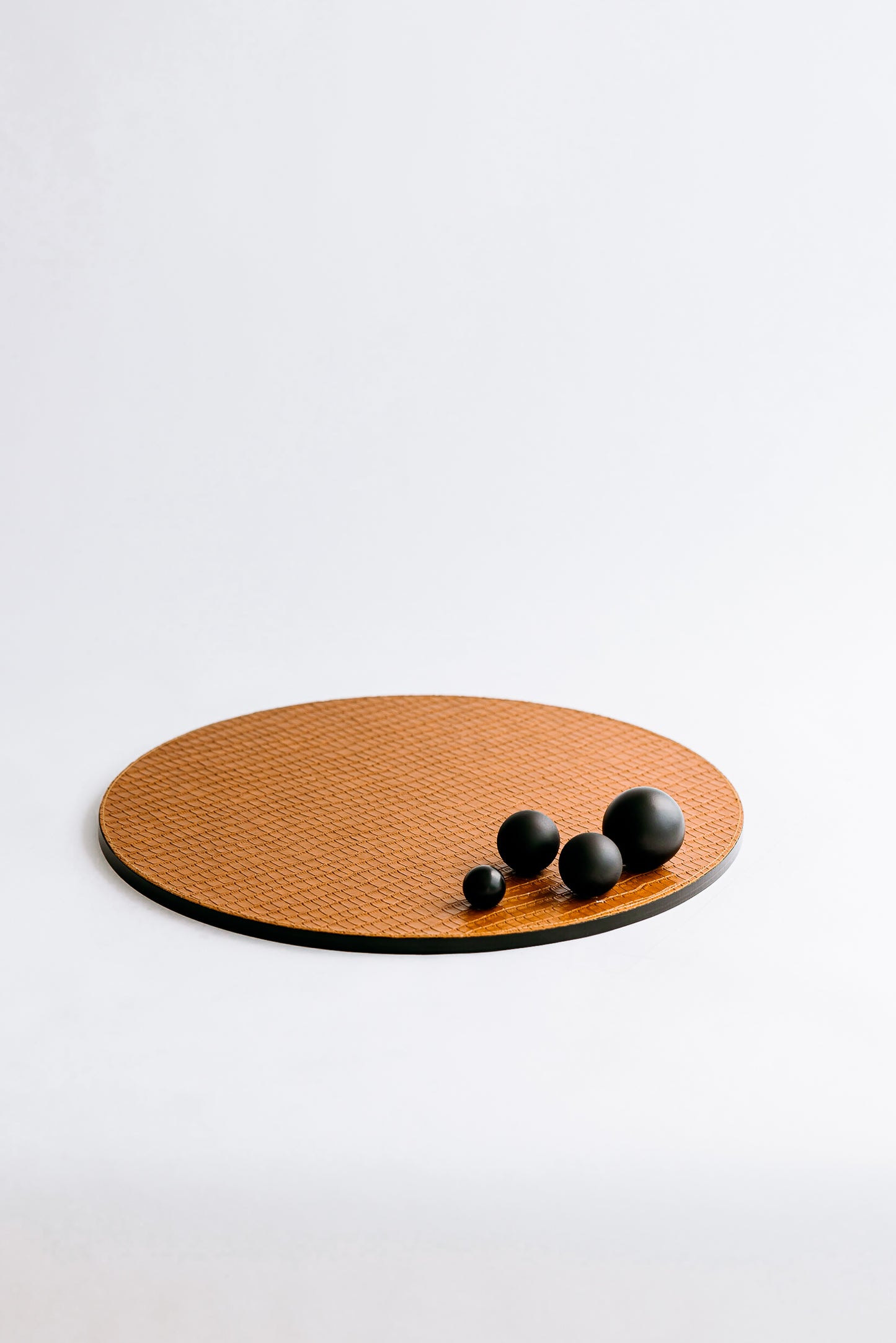 CARTER CIRCLE TRAY - BLACK