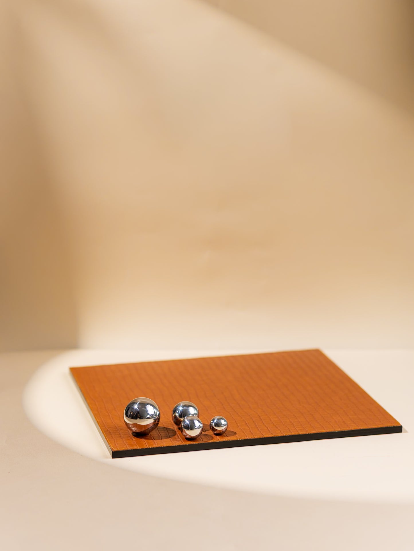 CARTER SQUARE TRAY - SILVER