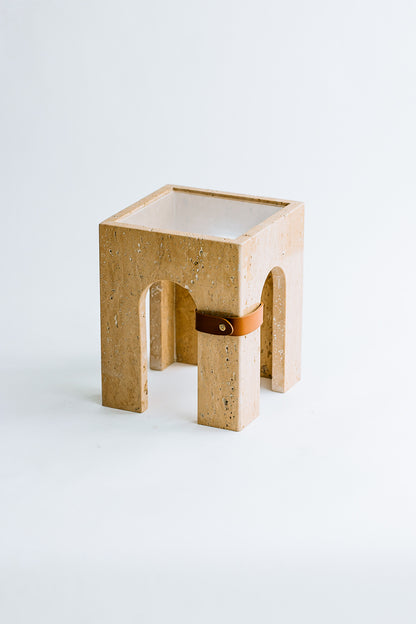 GRITH STAND TRAVERTINE