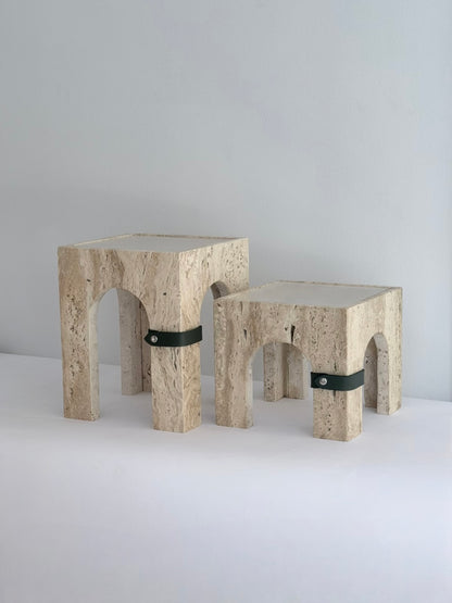 GRITH STAND TRAVERTINE